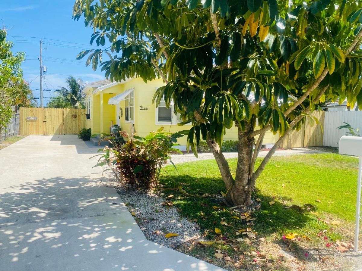 5 Min To Beach Large Living Room Fenced Backyard Bbq Firepit Driveway Boat Parking Lake Worth Beach Zewnętrze zdjęcie
