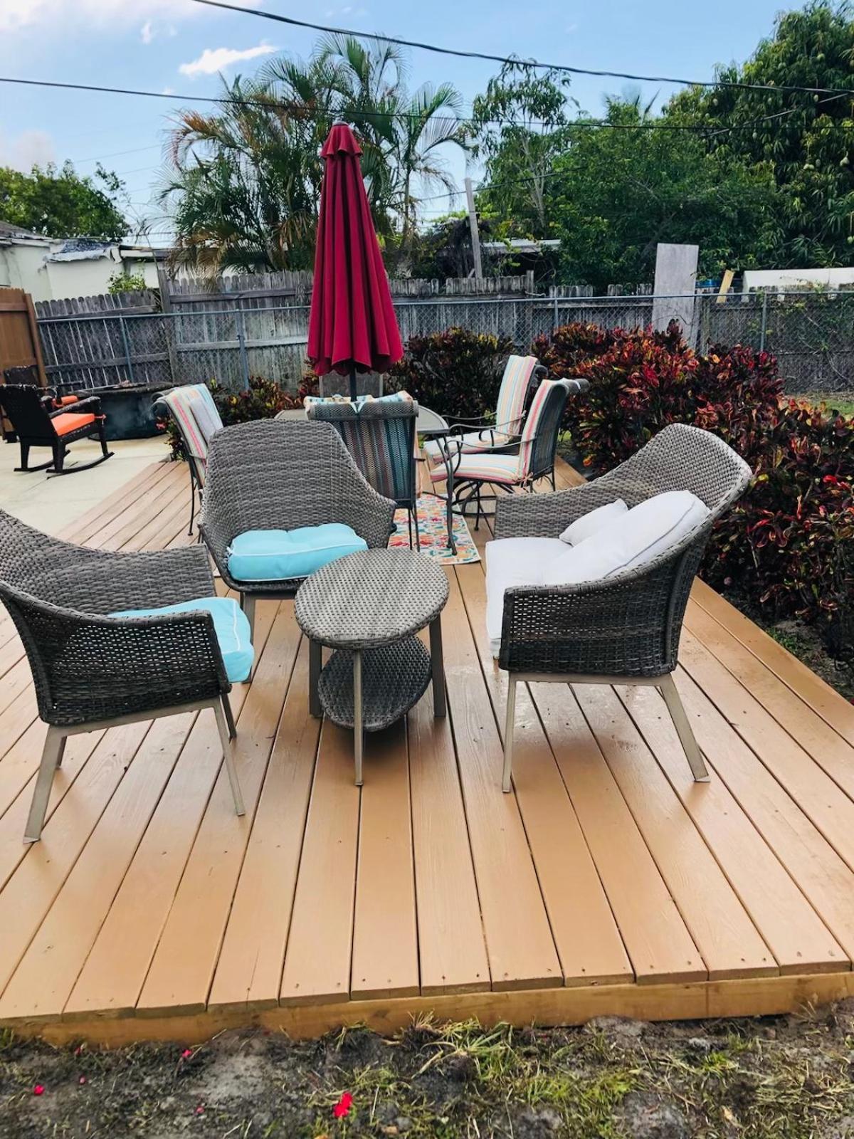 5 Min To Beach Large Living Room Fenced Backyard Bbq Firepit Driveway Boat Parking Lake Worth Beach Zewnętrze zdjęcie