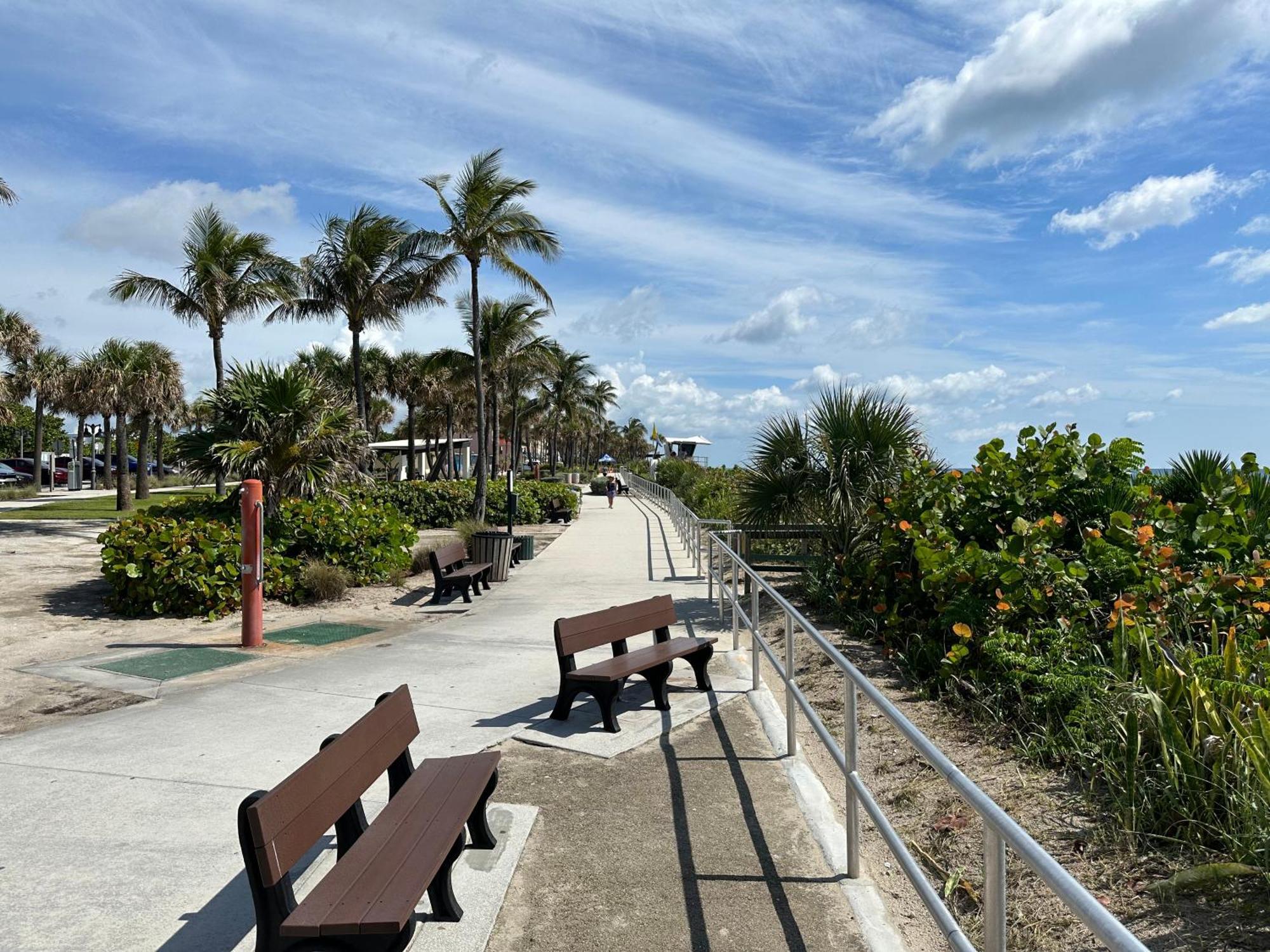 5 Min To Beach Large Living Room Fenced Backyard Bbq Firepit Driveway Boat Parking Lake Worth Beach Zewnętrze zdjęcie