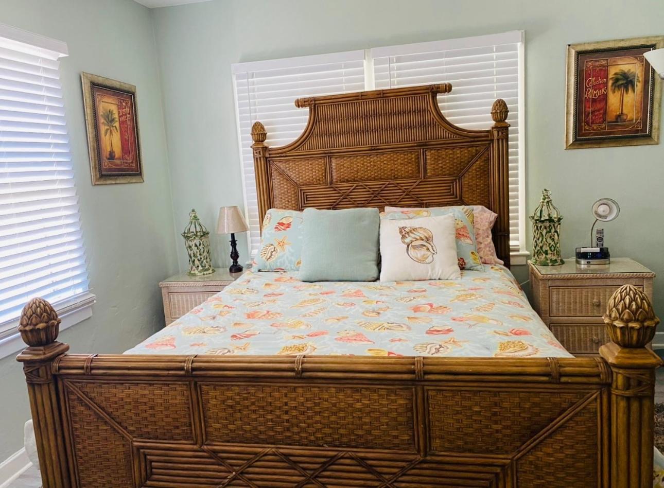 5 Min To Beach Large Living Room Fenced Backyard Bbq Firepit Driveway Boat Parking Lake Worth Beach Zewnętrze zdjęcie